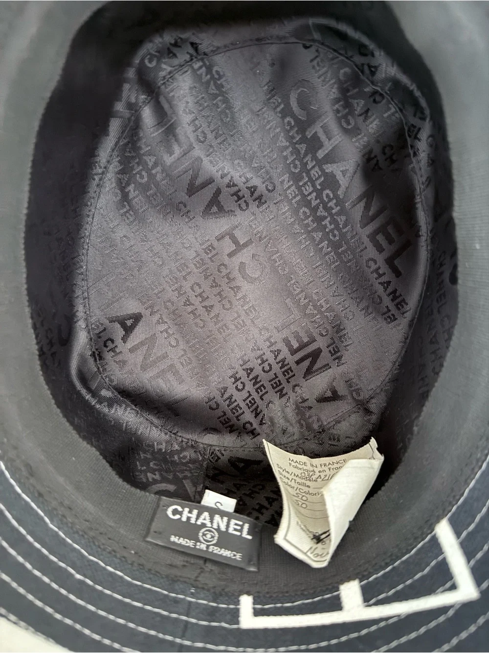 CHANEL Black & White Graphic Logo Bucket Hat